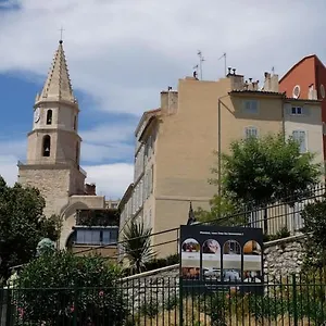 Hotel apartamentowy Residhotel Vieux Port